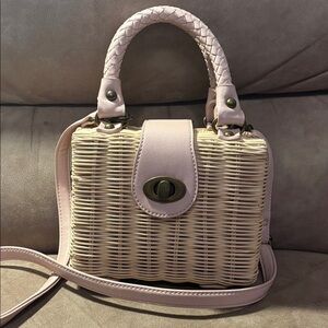 Chic Woven Crossbody Bag with Pink Details